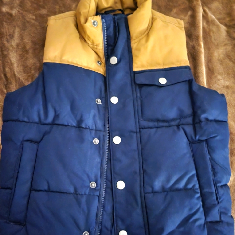 Old Navy youth little boys puffer vest size 8